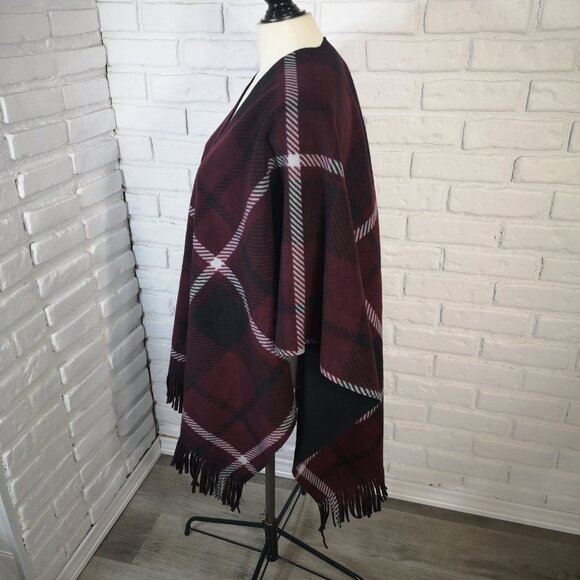 Rachel Rachel Roy Ladies One Size Black Burgundy Grey Pattern Fleece Poncho/Wrap - Picture 4 of 6